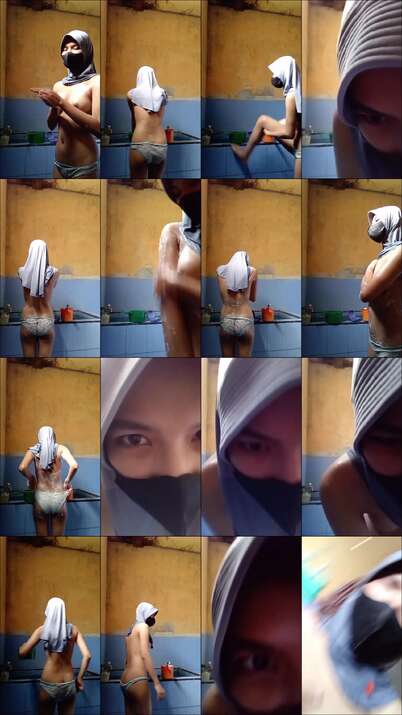 Poster for Hijab Cosplay Mandi Dood Stream