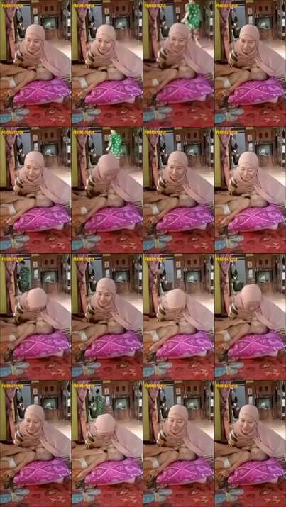 mama muda cantik jilbab menyusui anak
