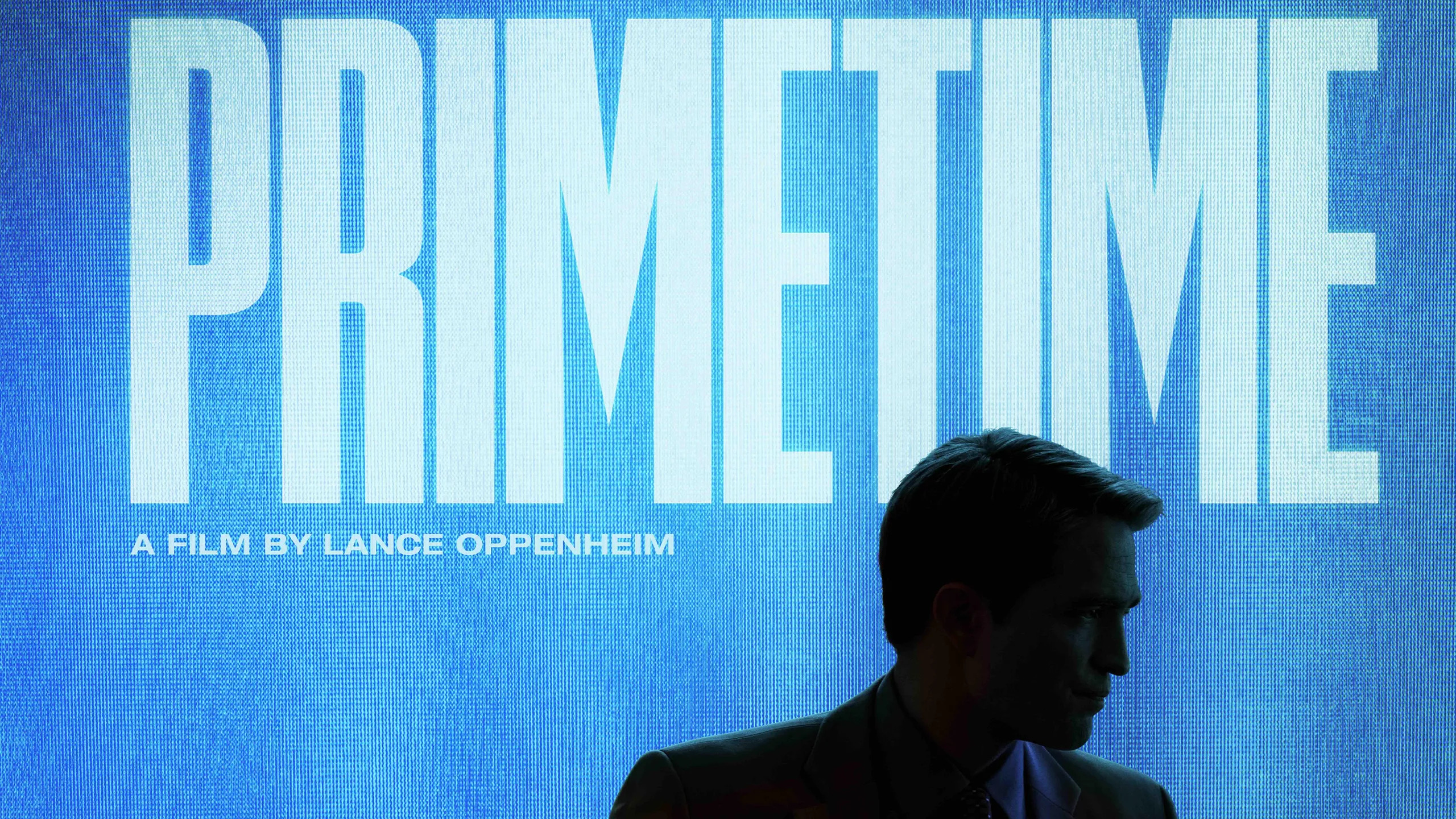 De qué va ‘Primetime’, la película de Robert Pattinson que causa furor e incomodidad