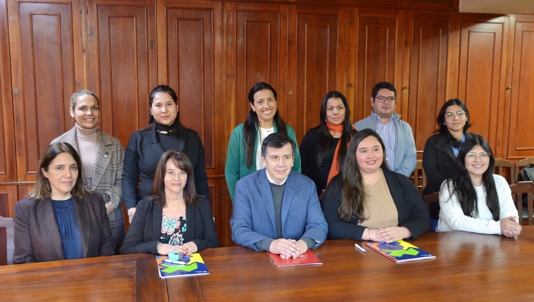 Fortalecimiento de vínculos entre la UNSE y obstetras