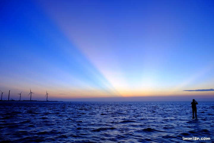 台中高美濕地，天氣好意外遇見的彩虹霞光