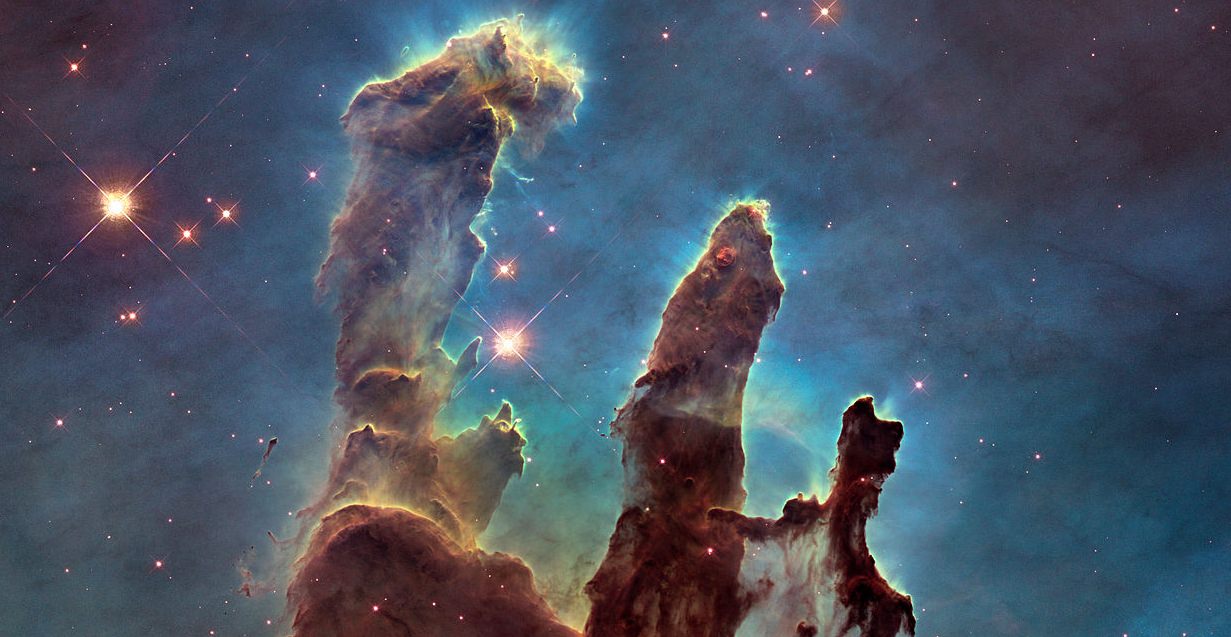【攝影史上的今天】4 月 1 日：哈伯望遠鏡與創生之柱 Pillars of Creation