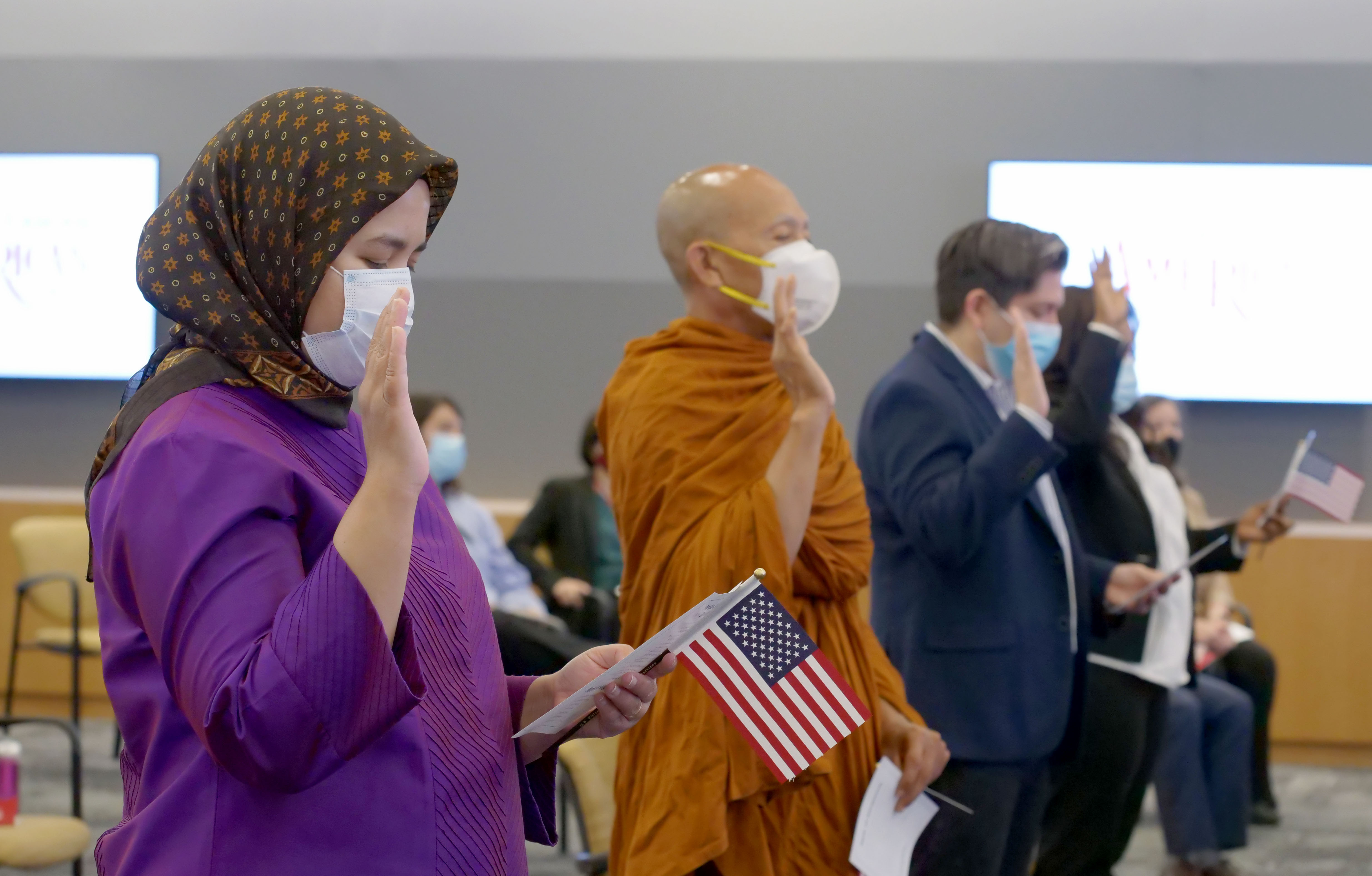 naturalization ceremony / Credit:uscis.gov
