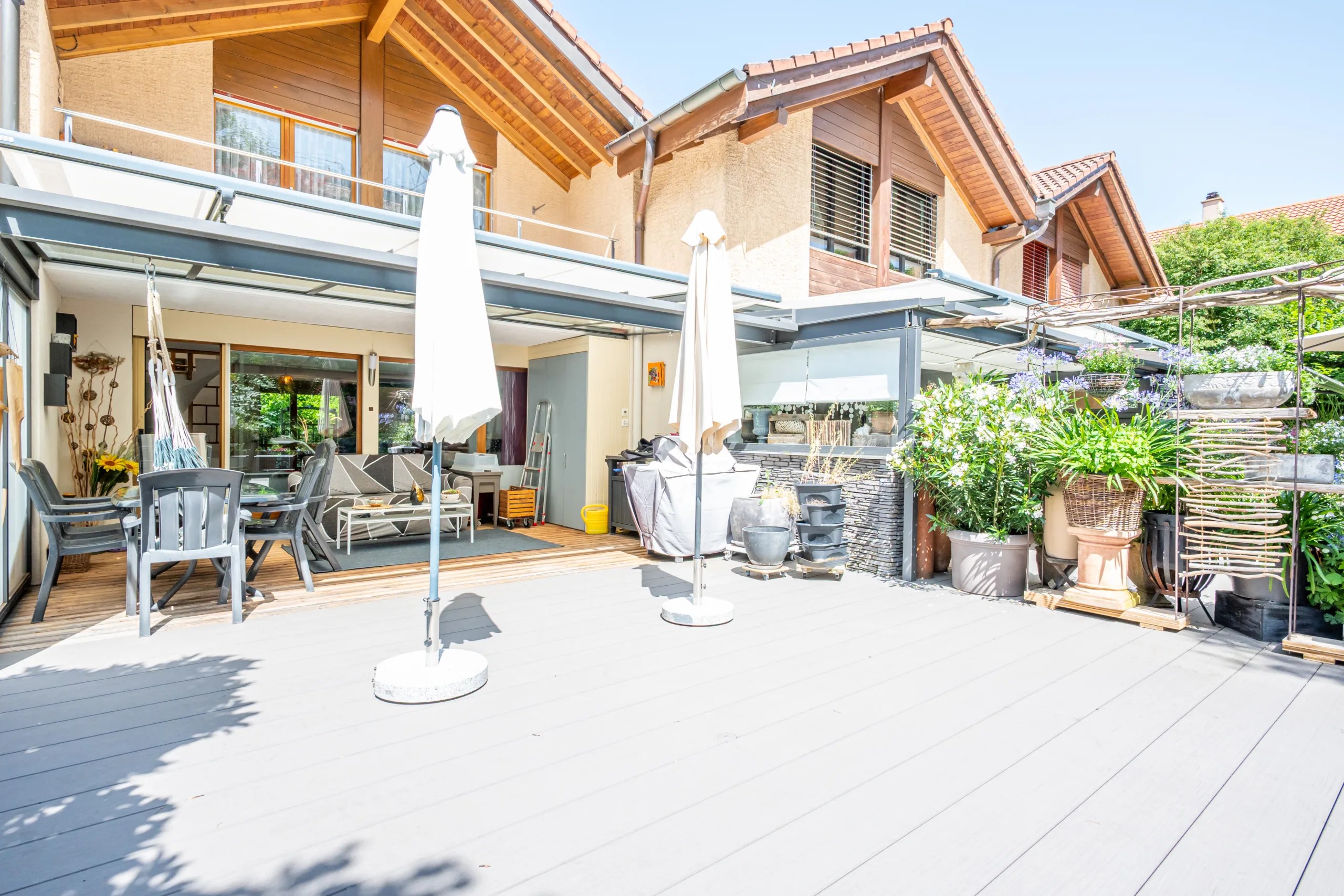 Terrasse / Garten des 4.5-Zimmer Reihenhauses zu verkaufen in Gwatt