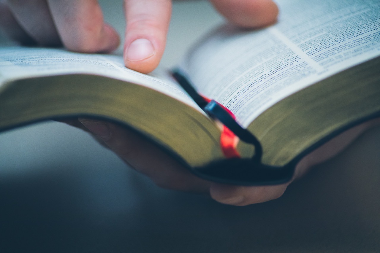 Melhores aplicativos para ler versiculos biblicos grátis