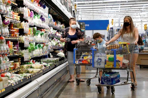 US Consumer Sentiment Falls as Inflation Fears Rise