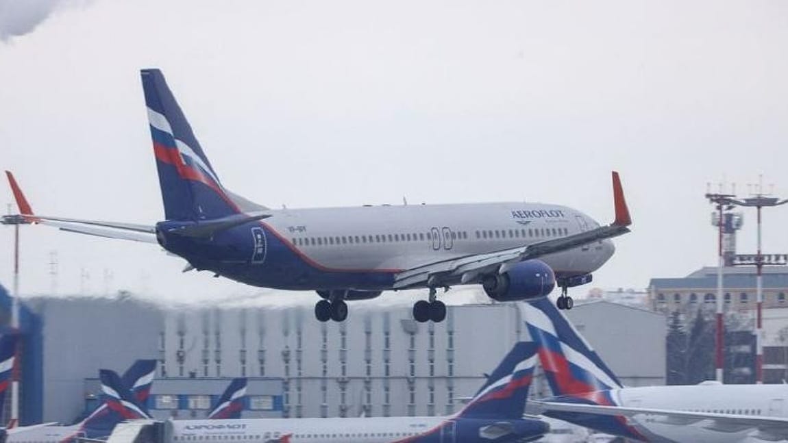 Restringe Rusia a aerolíneas vender pasajes a hombres de 18 a 65 años