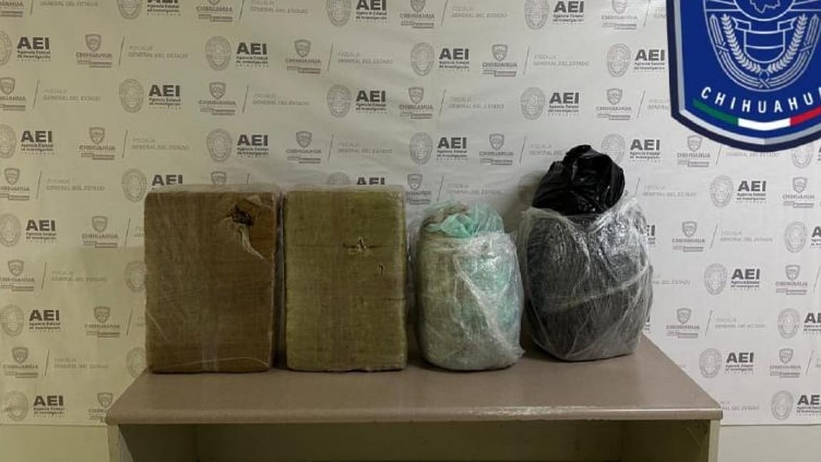Encuentran 30 kilos de marihuana en auto abandonado, en Chihuahua