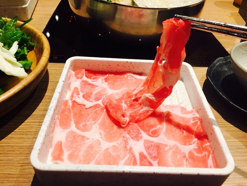 【高雄美食】涮乃葉 syabu-yo日式涮涮鍋吃到飽，高雄大魯閣草衙道店，從日本來的新鮮野菜精緻鍋物，含優惠資訊