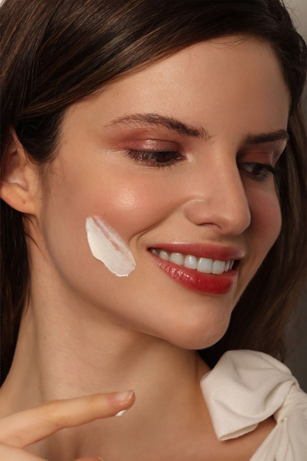 Quer acabar com suas olheiras e abandonar definitivamente o uso do corretivo e maquiagens? Confira o relato da Dra. Juliana Palo, dermatologista