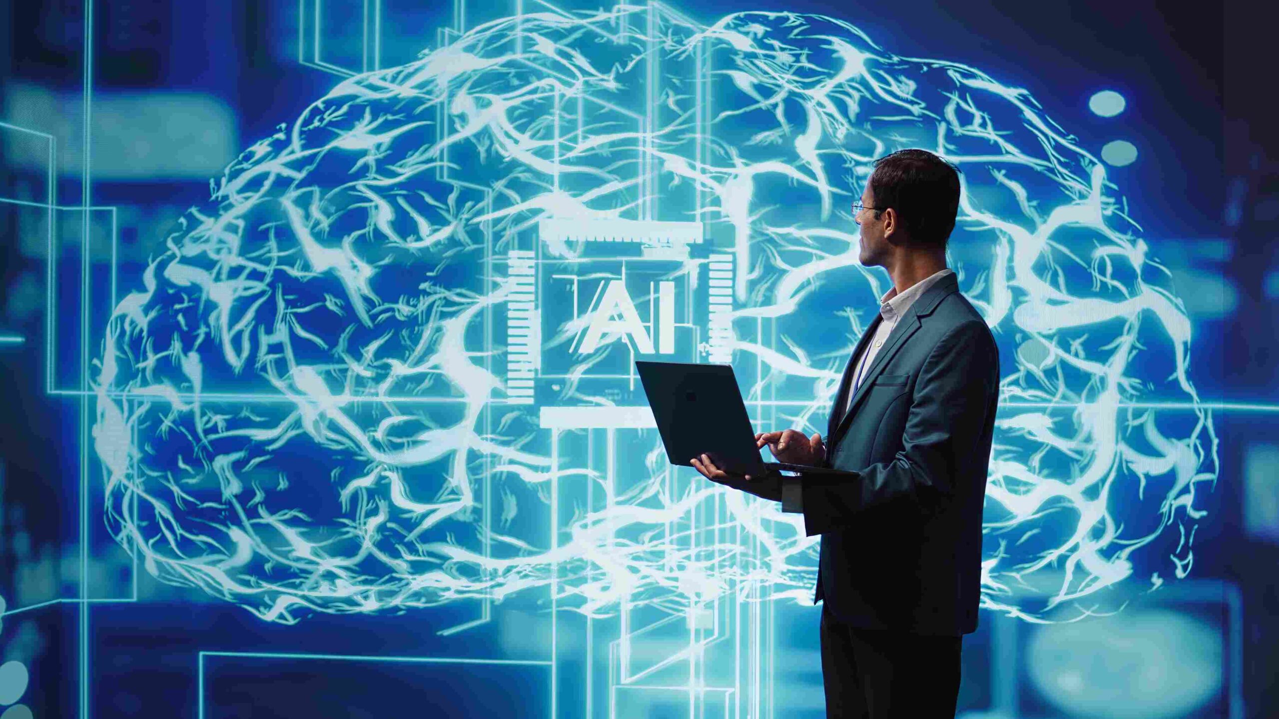 Master UCM y DXC en Cloud Computing e Inteligencia Artificial