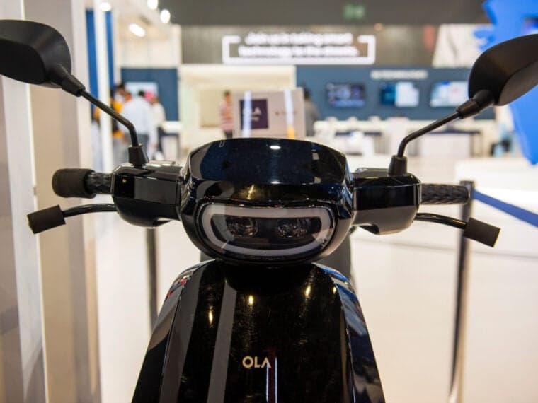 Ola Electric Begins Restructuring 500 Employees To Be Affected - 8K Minimal Pictures for Desktop