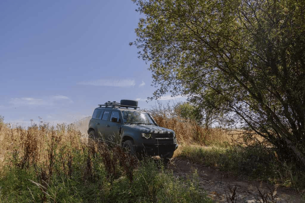 British Army advances seven light vehicle bidders