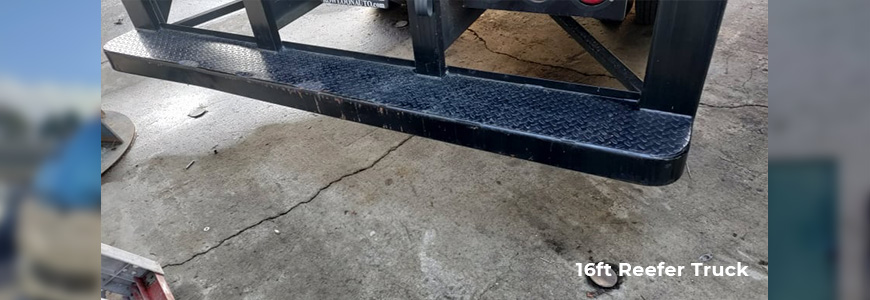 Refrigerated reefer truck for food distribution