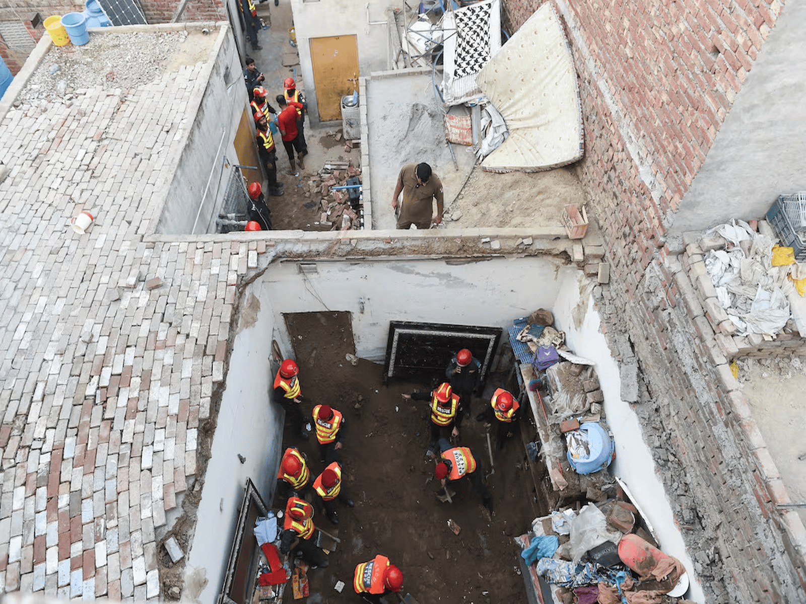 school collapse