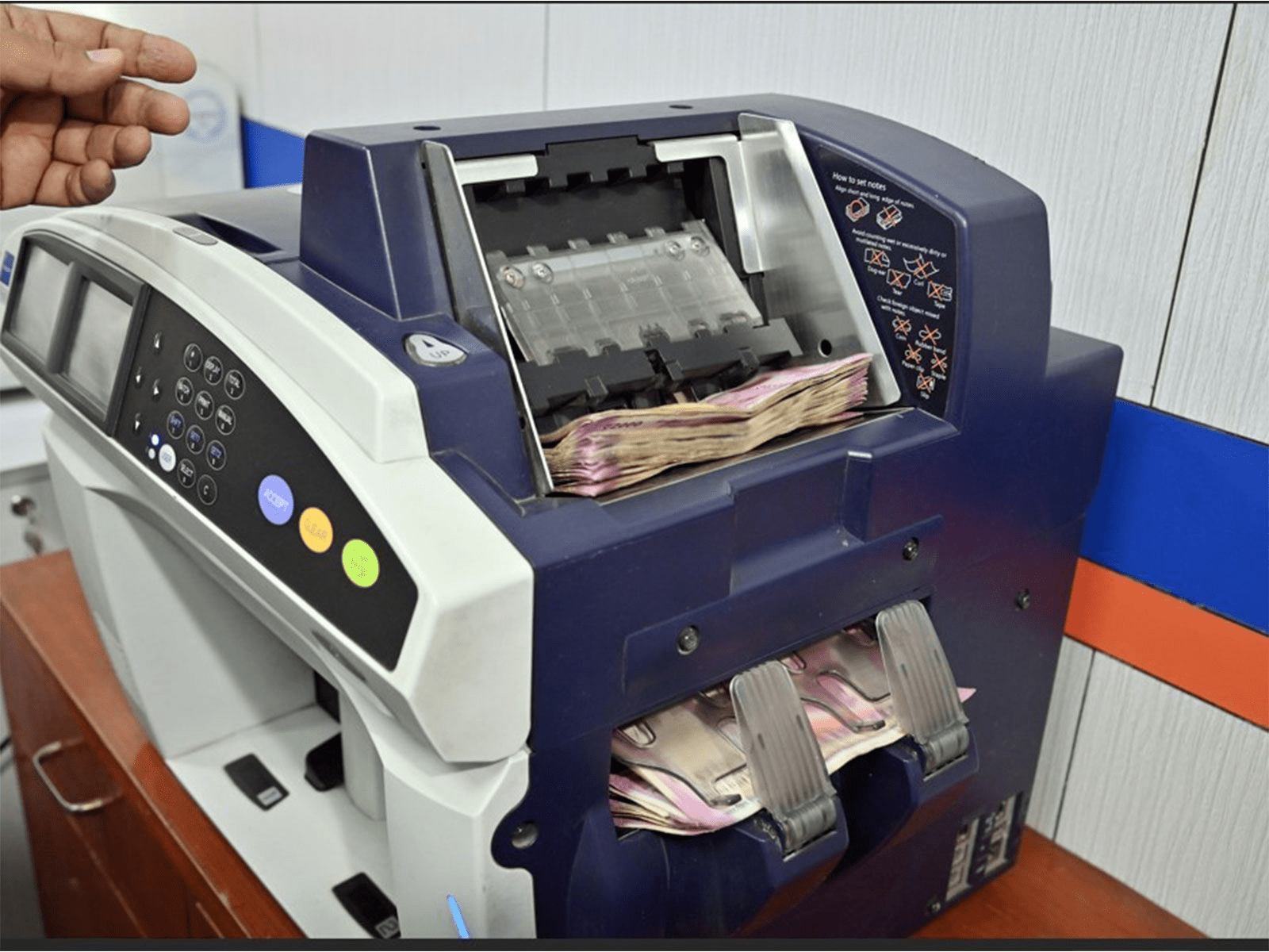 Currency counting machine