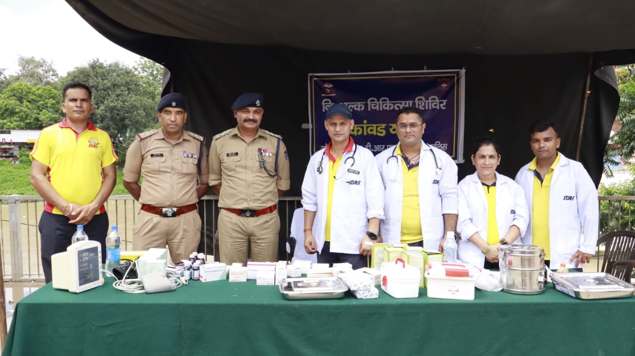सुरक्षा, सेवा और समर्पण का संगम—SDRF ने शंकराचार्य चौक पर लगाया निःशुल्क चिकित्सा शिविर