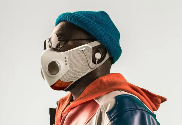 Musisi Will.I.am rilis masker fesyen modern (Foto via www.nytimes.com)