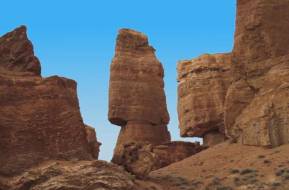 Эти уникальные природные места не оставят равнодушным никого, кому довелось здесь побывать. Indra Tour Kanon Charyna Charynskij Kanon Ekskursii Vyhodnogo Dnya V Almaty Kanon Charyna Ekskursiya V Almaty Kazahstan Charynskij Kanon Dolina Zamkov Lunnyj Landshaft