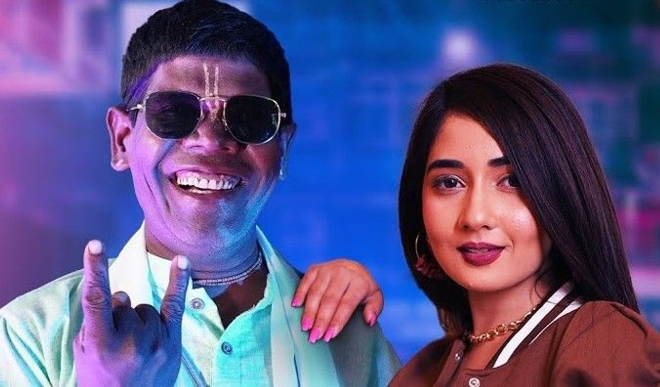 রাতারাতি কপাল খুলে গেল ‘কাঁচা বাদাম’ খ্যাত ভুবন কাকুর! বিদেশী গায়কের সাথে গানের অফার