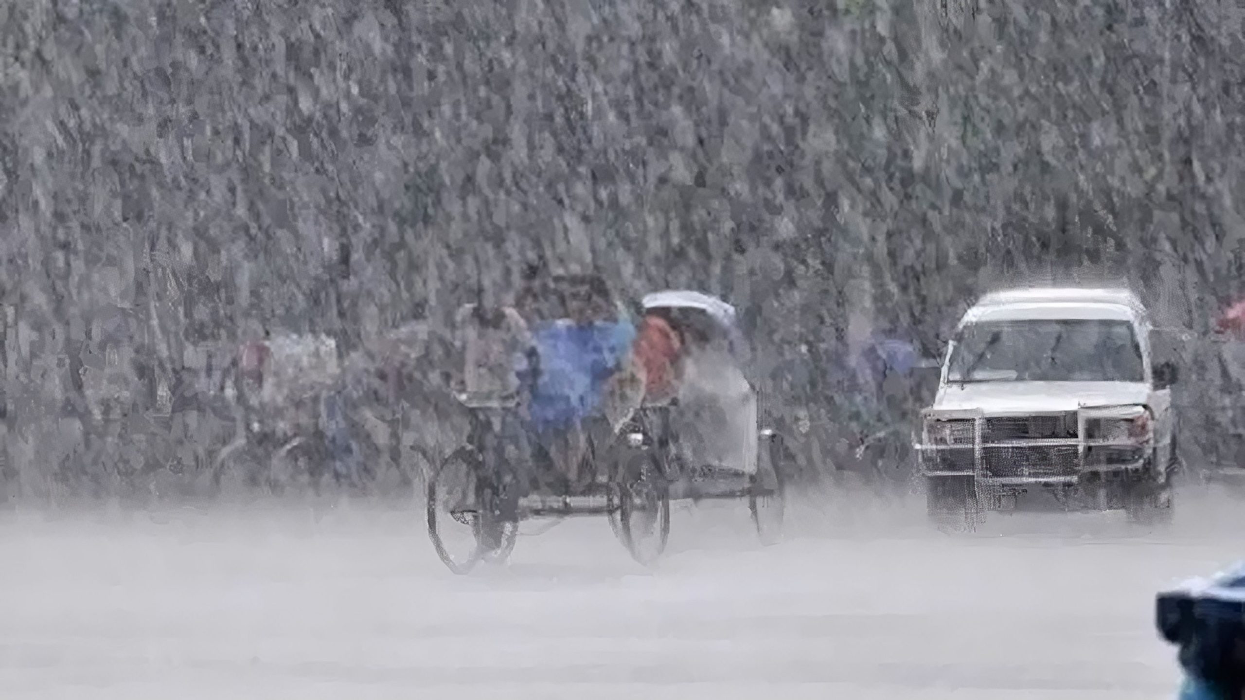 ঝুম বৃষ্টির শব্দে ঘুম আসে কেন?