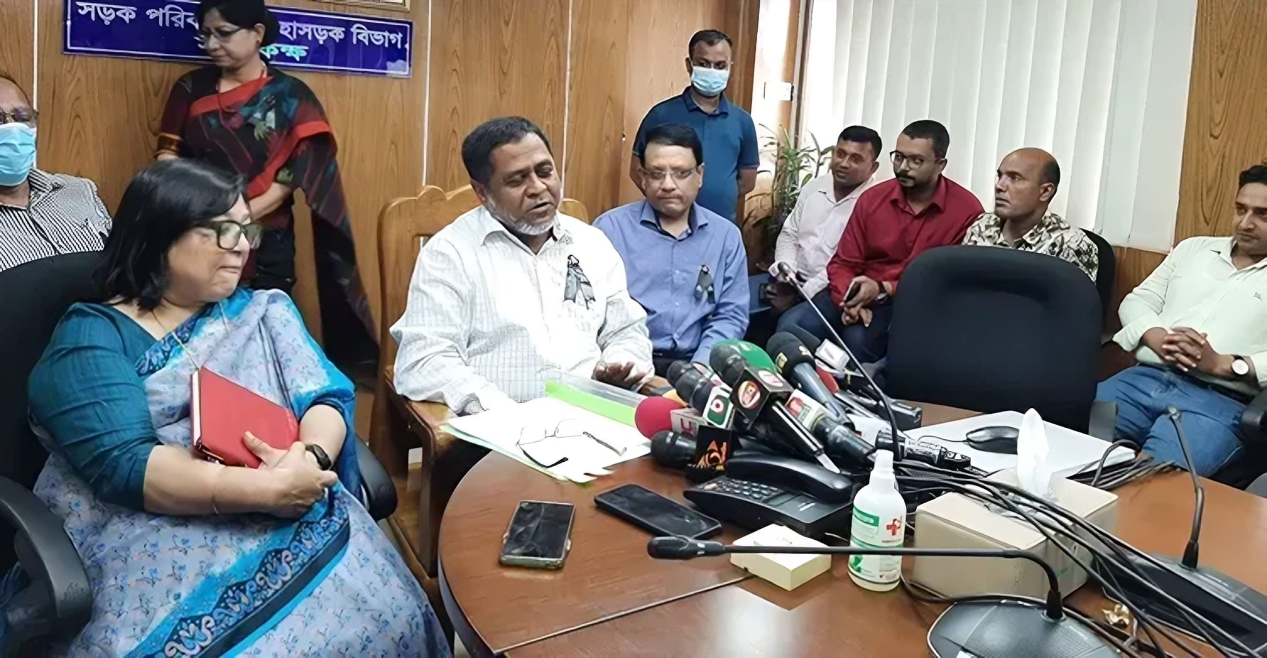 বিআরটি প্রকল্পের সঙ্গে সংশ্লিষ্ট সবাইকে শোকজ