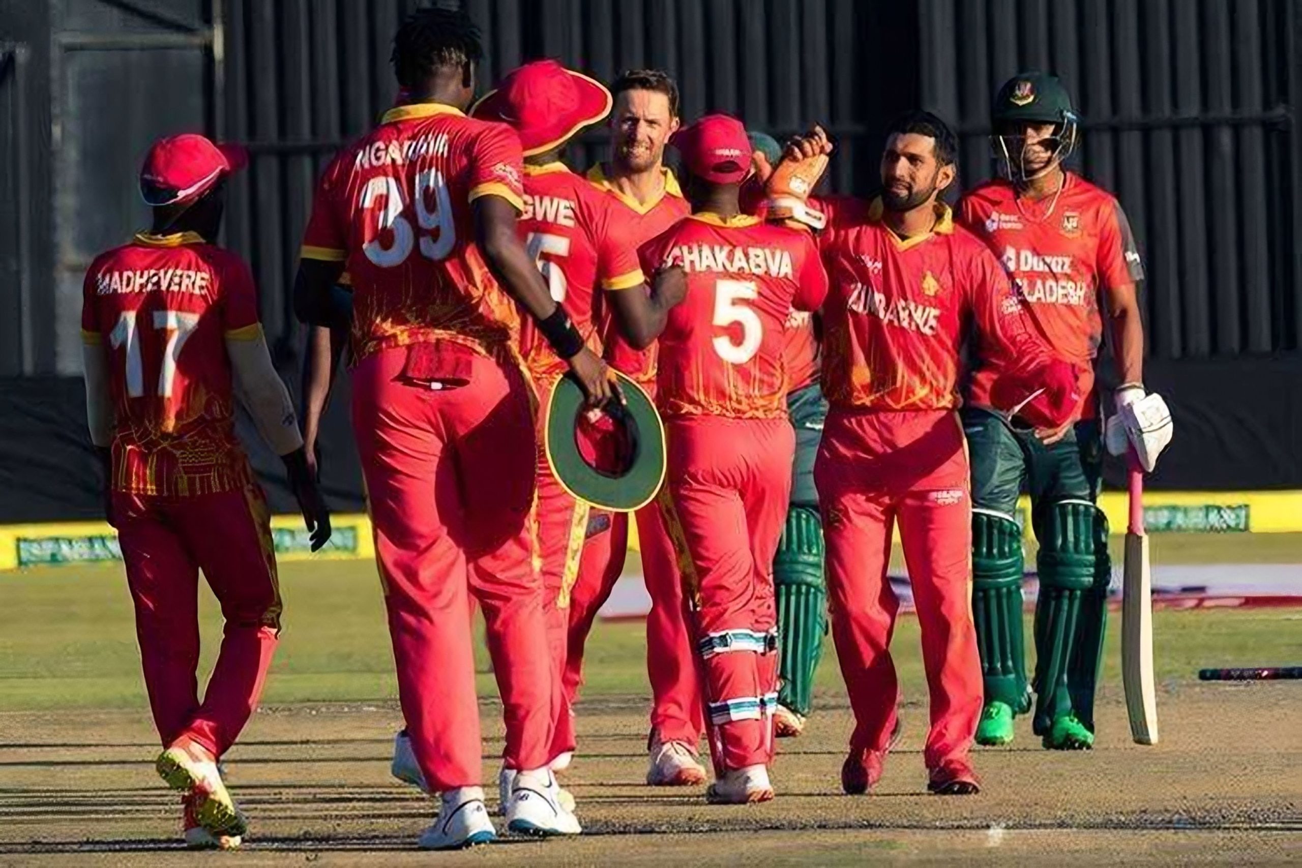 ভারতকে চোখ রাঙাচ্ছে জিম্বাবুয়ে