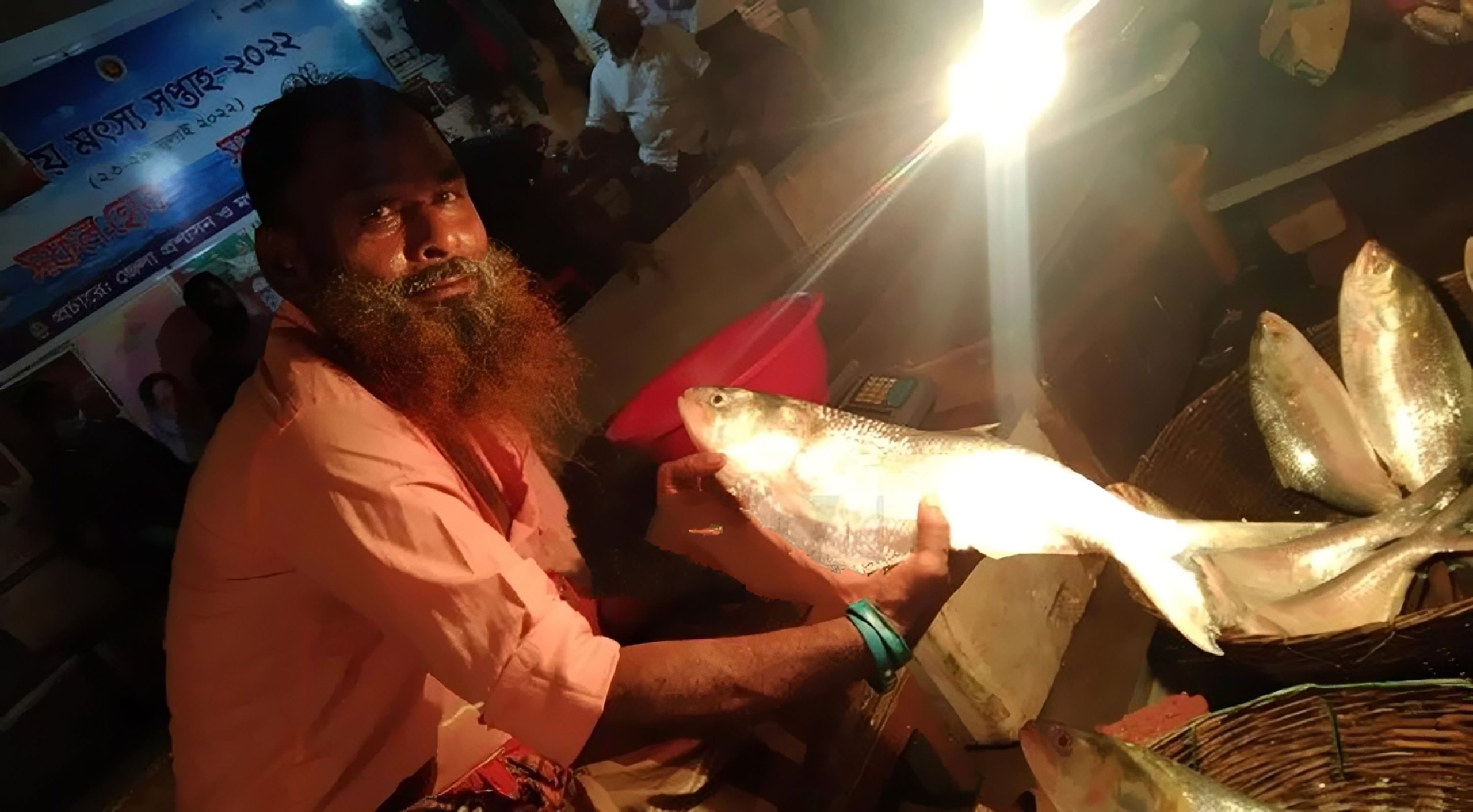 ২ কেজির ইলিশ বিক্রি হলো ৫০০০ টাকায়