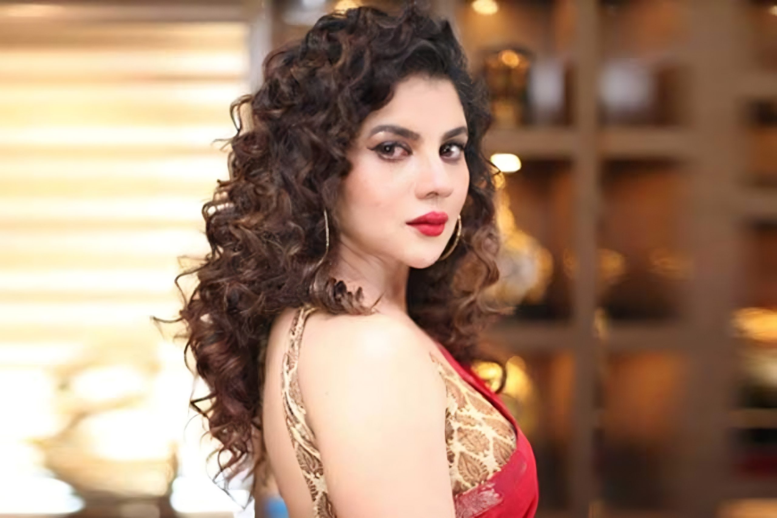 একাধিক পুরুষের সঙ্গে প্রেম করেও সুখী হননি পায়েল!