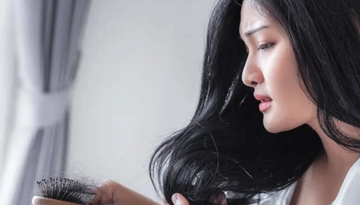 এই বর্ষায় ৪টি উপায়ে নিন চুলে যত্ন