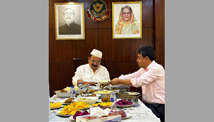 ডিবি অফিসে মাংস-বিরিয়ানি দিয়ে গয়েশ্বরের মধ্যাহ্নভোজ