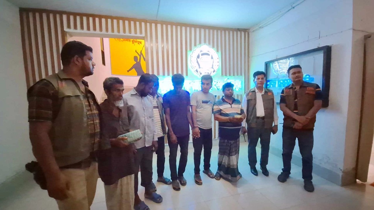কুড়িয়ে পাওয়া সৌদি রিয়াল বিক্রির নামে কমিশন প্রতারণা