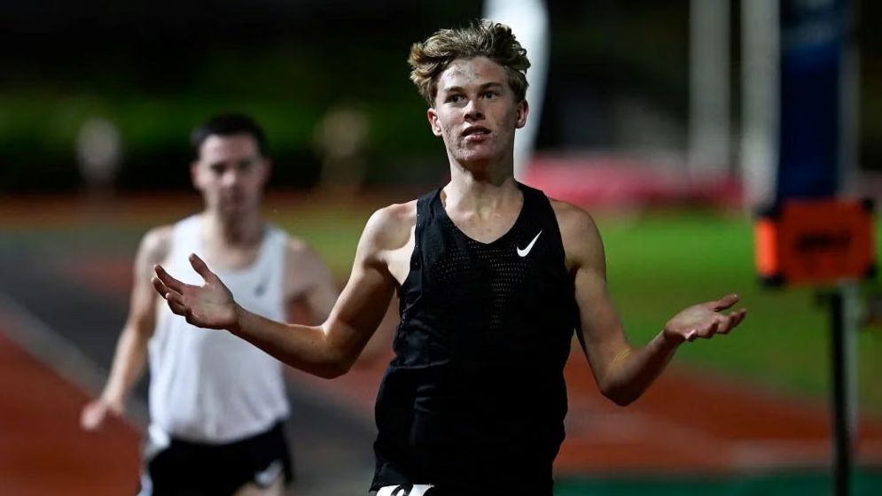 ৪ মিনিটের কমে ১ মাইল দৌড়ে বিশ্বরেকর্ড ১৫ বছর বয়সীর