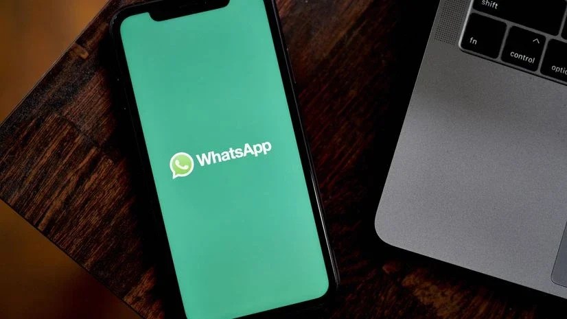 WhatsApp Testing AI Writing Assistant for iPhone Users