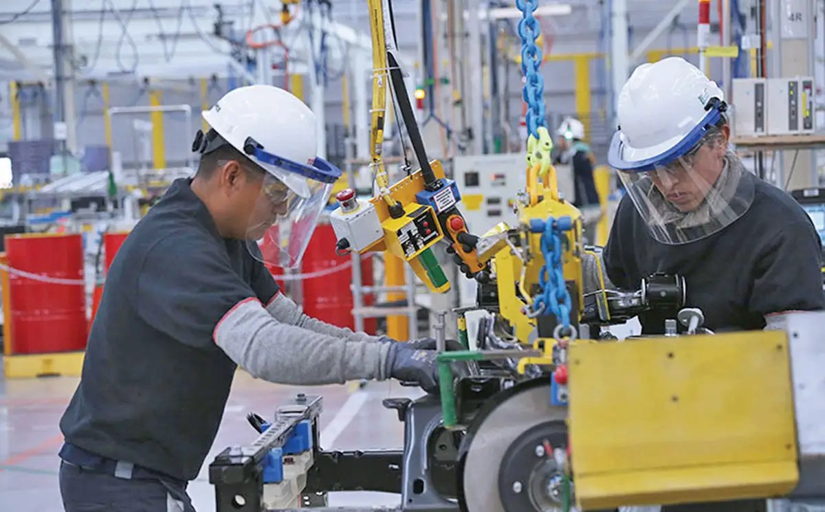 Mexico Industrial Output Hits 5-Year Low Amid Tariffs, Spending Cuts