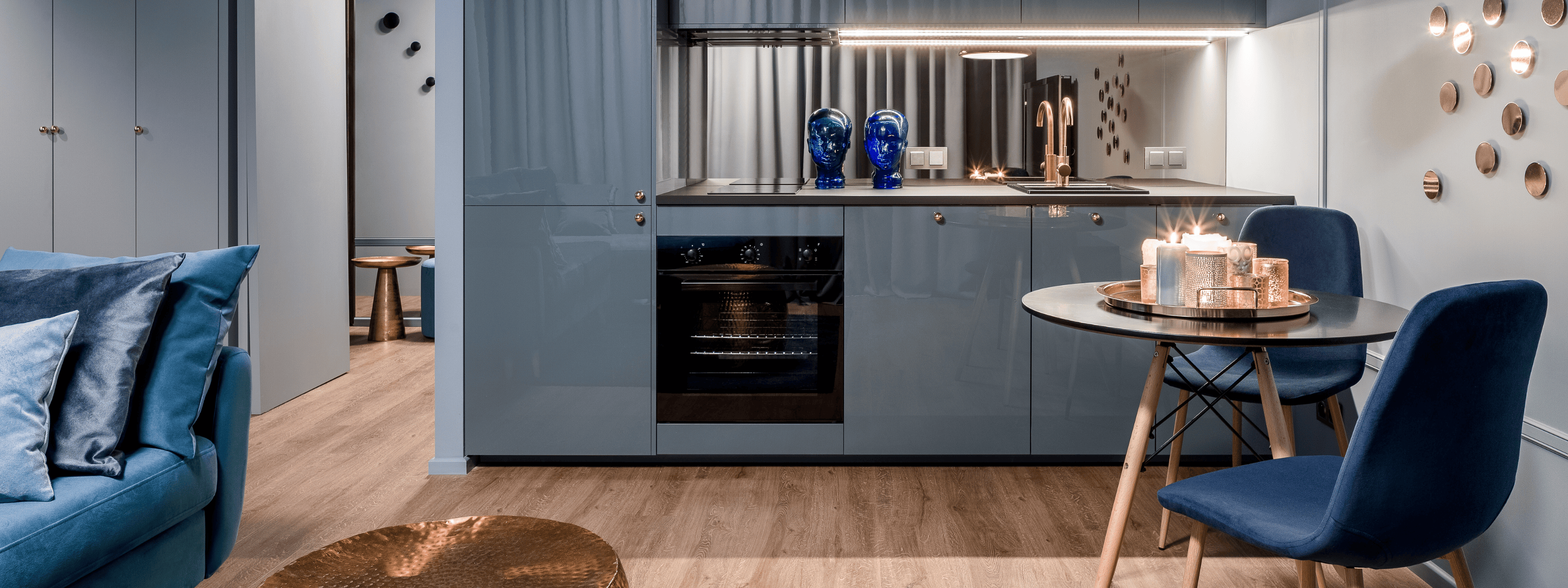 Amenajare in stil modern albastru