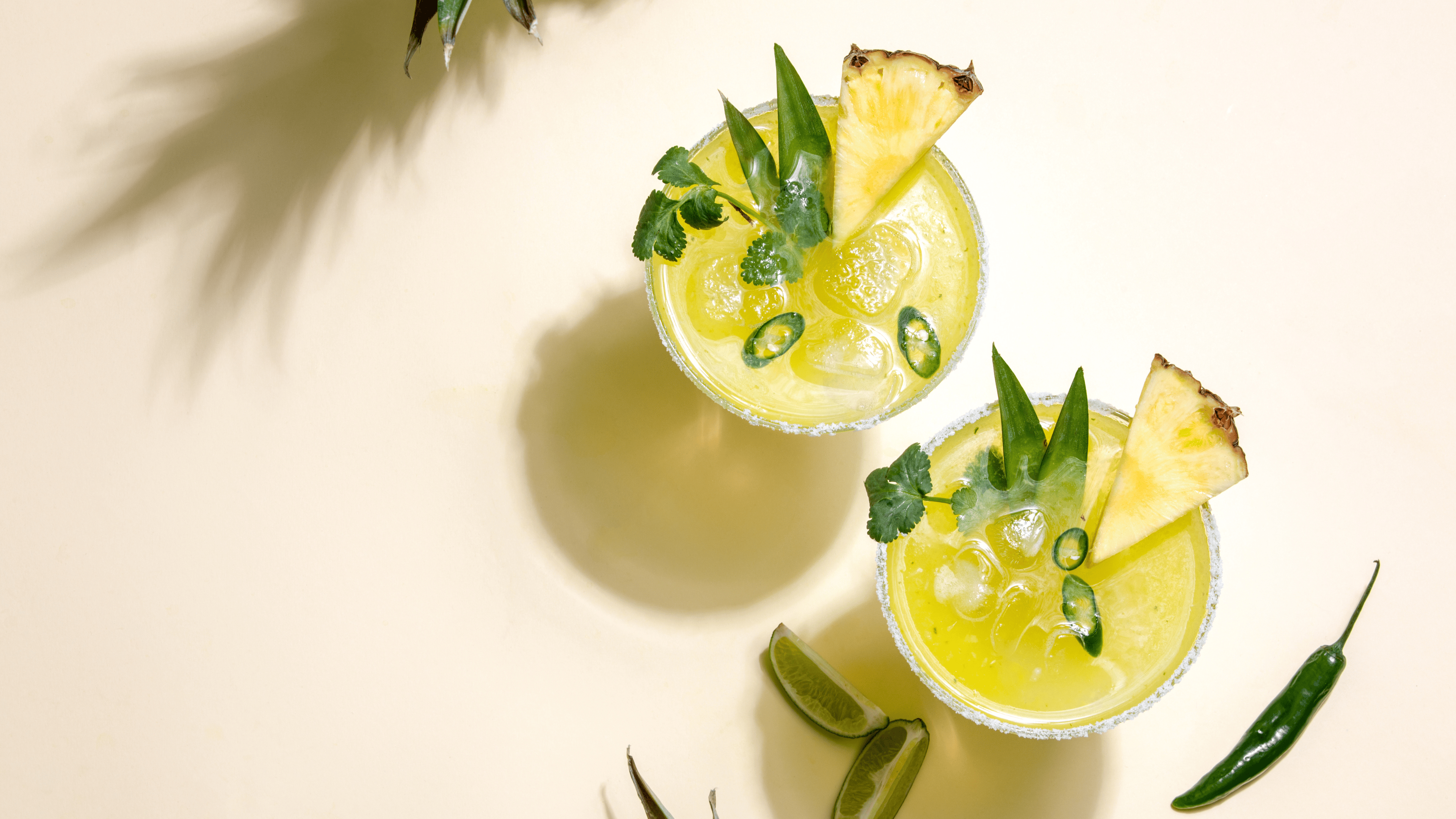 5 retete de cocktail-uri si ustensile esentiale