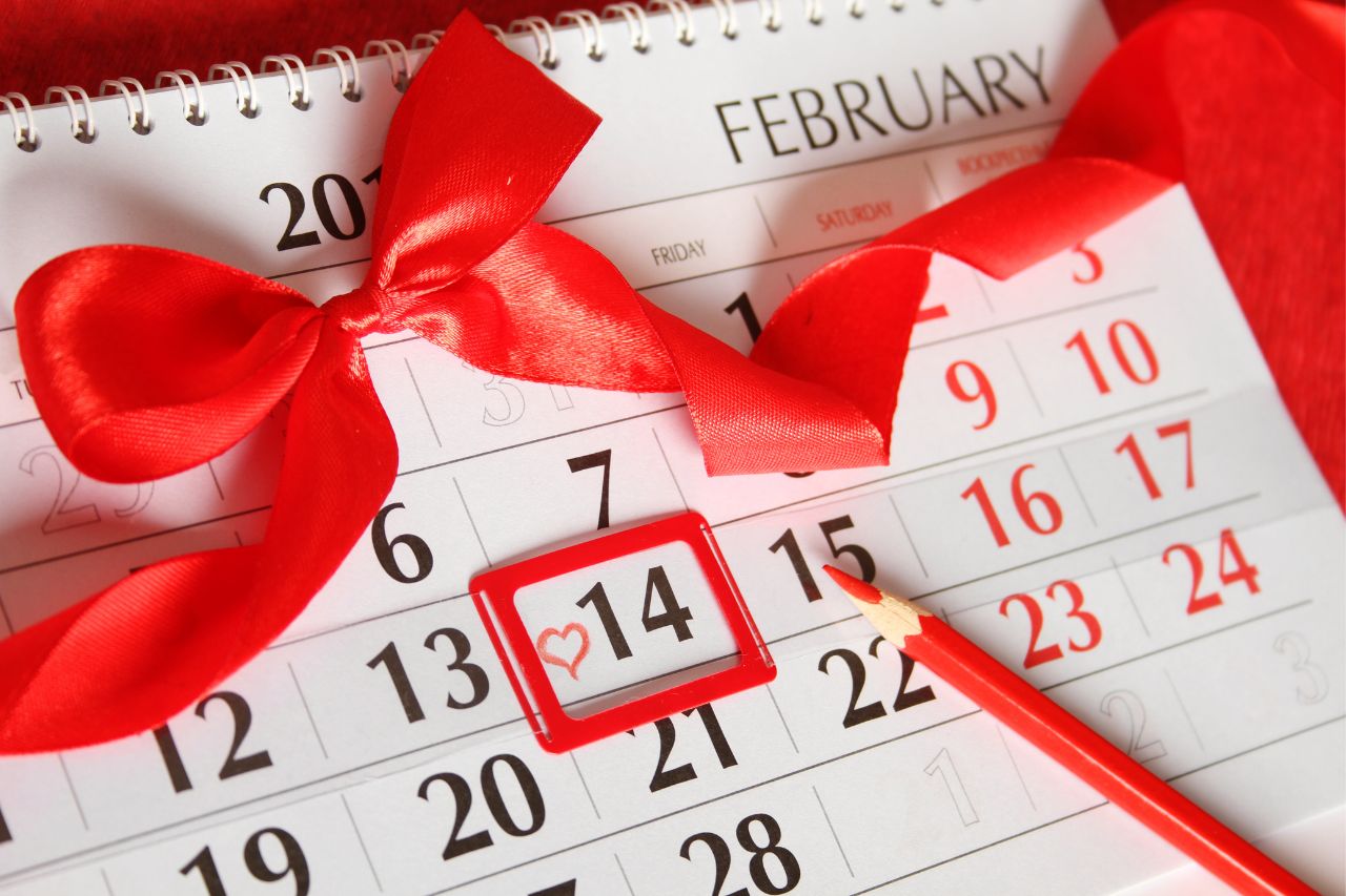 calendar-14 feabruarie-valentines day-cu-fundita-infinity-marketplace