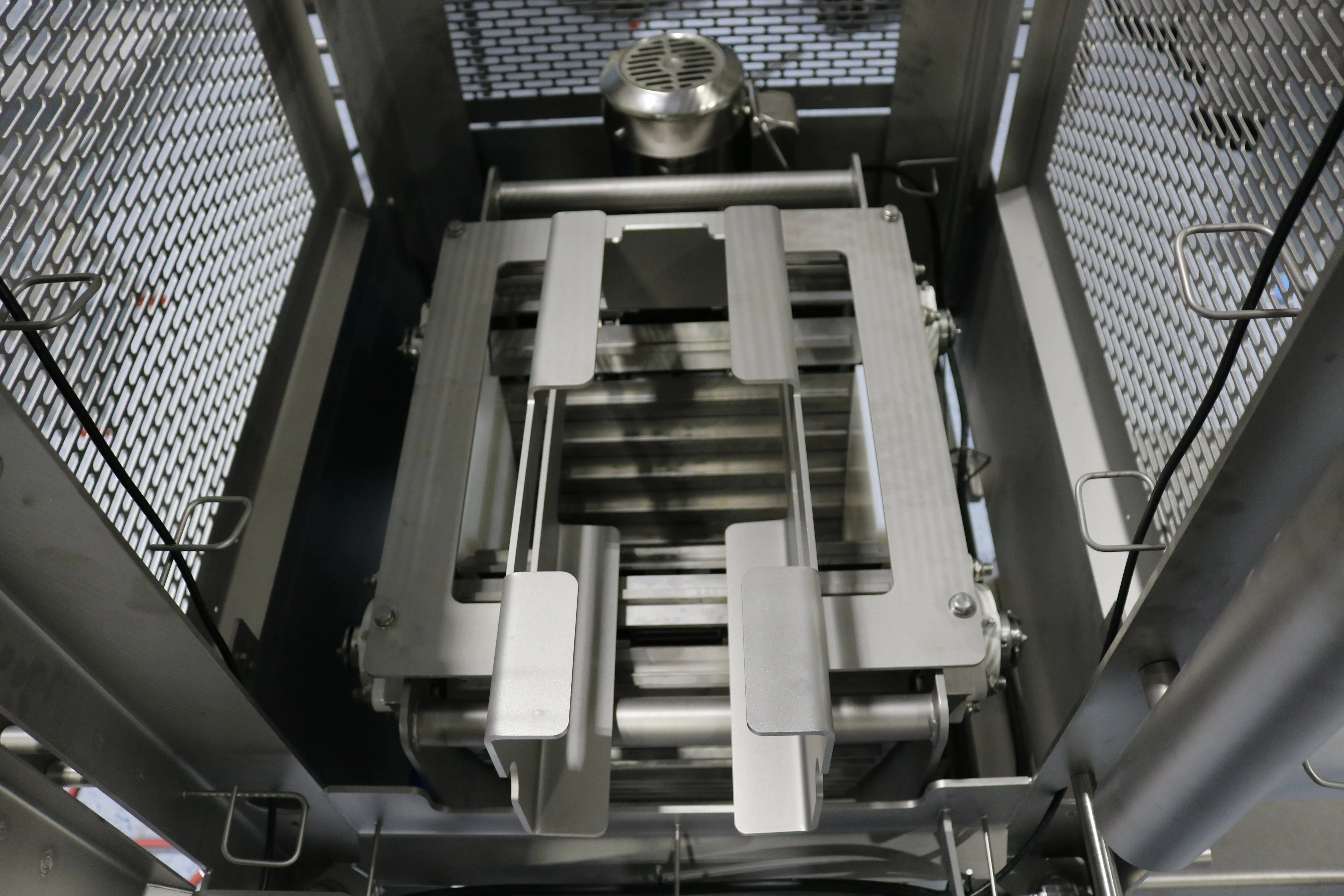 Model 20 Can Opener - Beautiful Colorful Picture - 8K