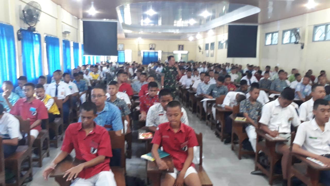 81 surakarta, jebres, jebres, kota surakarta . Danramil 04 Jebres Sampaikan Wasbang Ke Siswa Smk Warga Surakarta Alut Sista