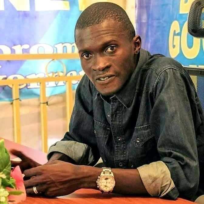 Un ministre de la Justice qui invoque à tout bout de champ la loi, doit être un modèle dans le respect de la loi.