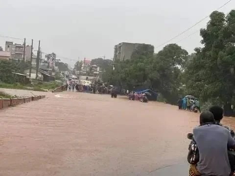 Forte pluie à Conakry : deux (2) cas de morts signalés