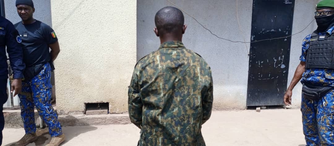 Sécurité : un faux militaire mis aux arrêts et présenté à la presse