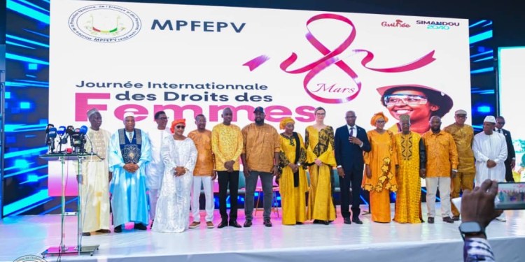 Guinée : le 08 mars mobilise les autorités et les femmes sous les chapiteaux du palais du peuple