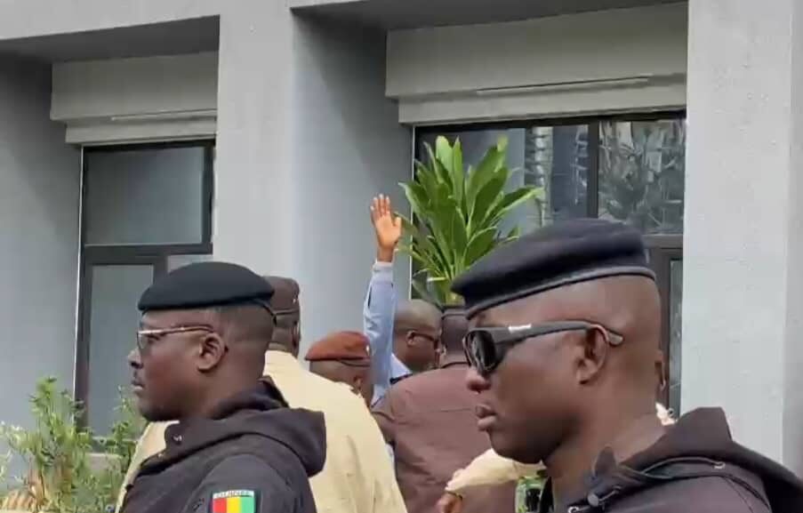 Procès en appel d’Aliou Bah : le prévenu est arrivé à la cour d’appel de Conakry