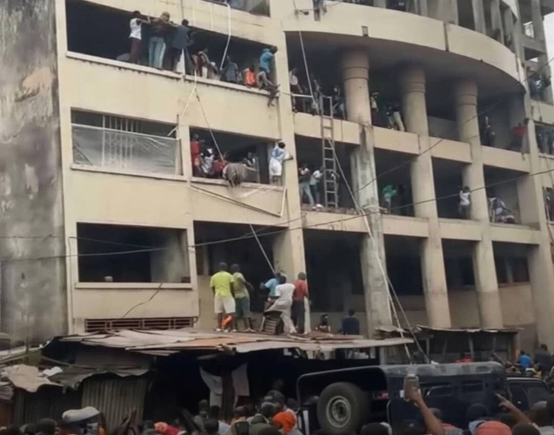 Madina Dispensaire : un incendie dans une école provoque une vaste mobilisation citoyenne