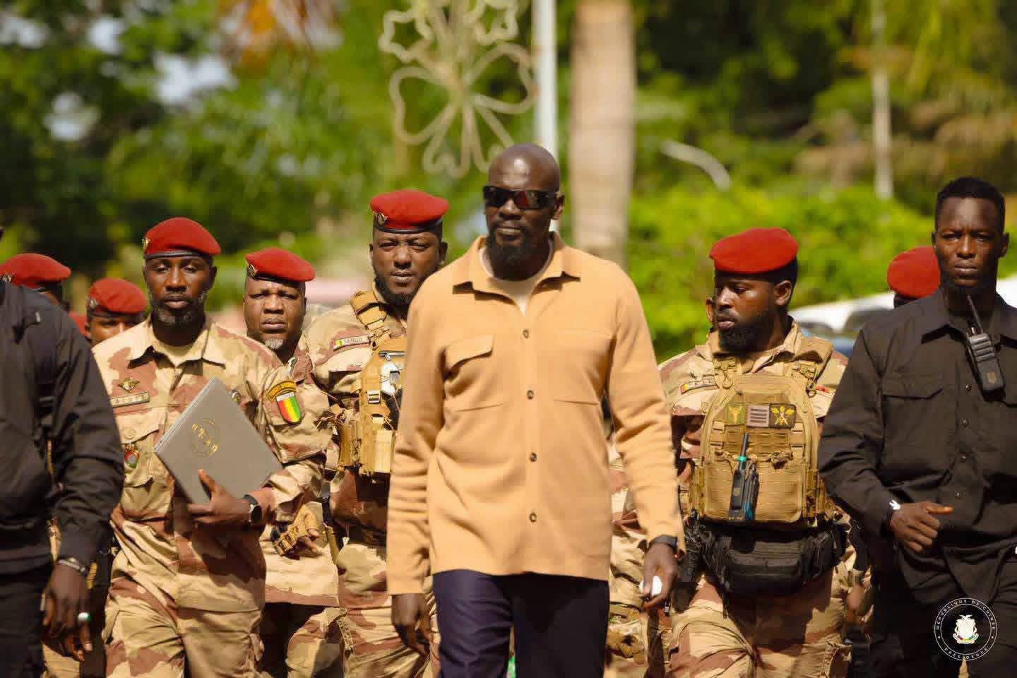 Forces armées guinéennes : le président Mamadi Doumbouya annonce un concours pour recruter des ingénieurs et des médecins