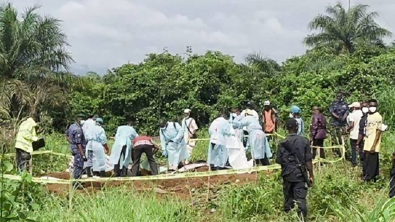 Forécariah : six corps ligotés découverts dans une fosse commune à Allassoyah