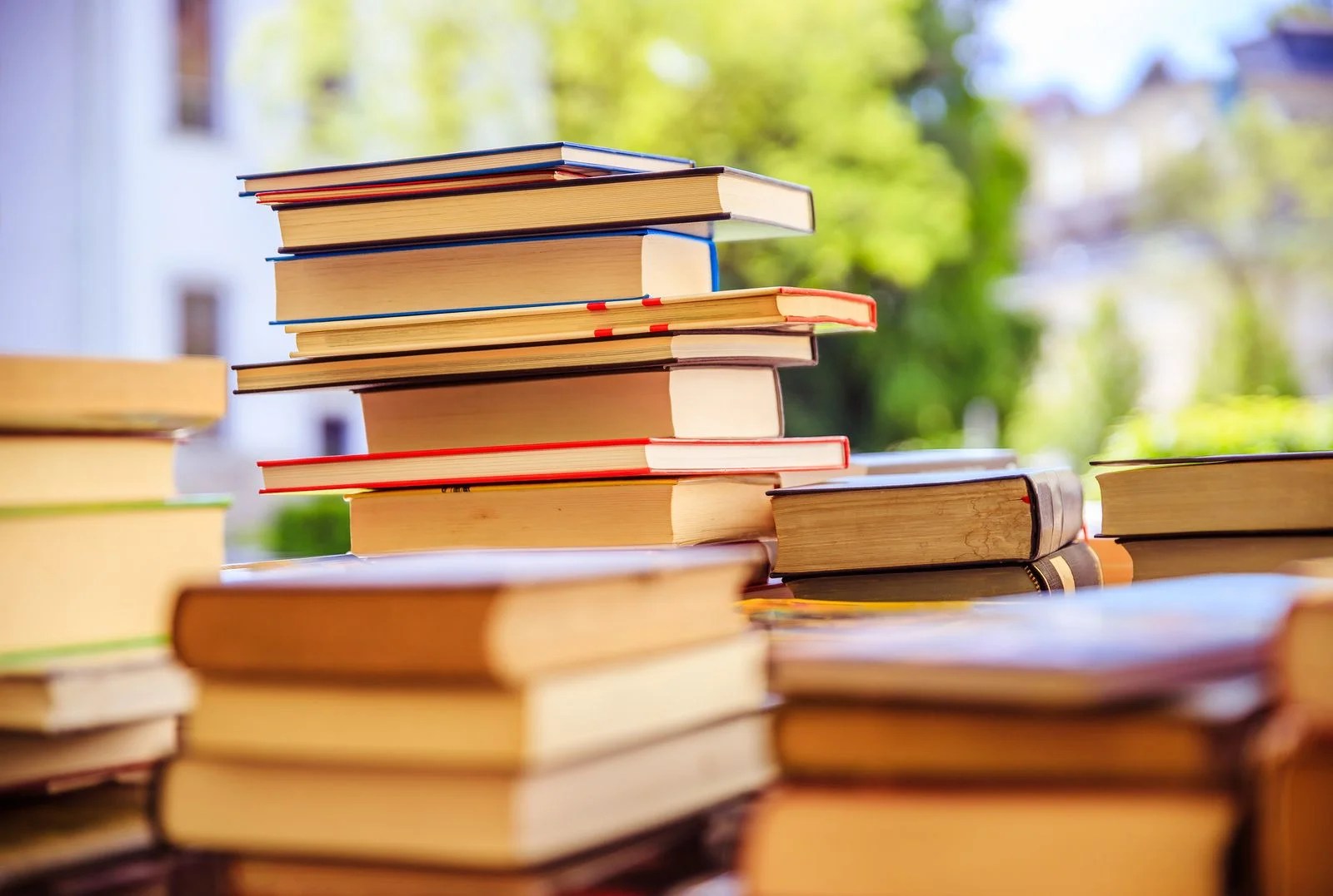 Una campaña en redes invita a regalar libros durante esta semana
