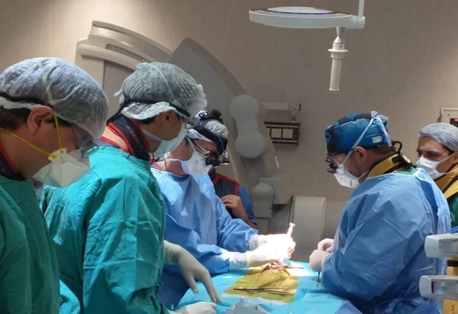 Novedosa intervención “híbrida” en el Hospital de Niños